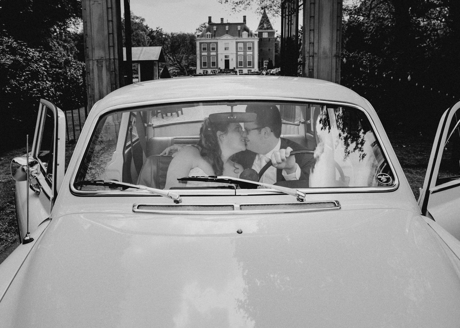 candid wedding photography