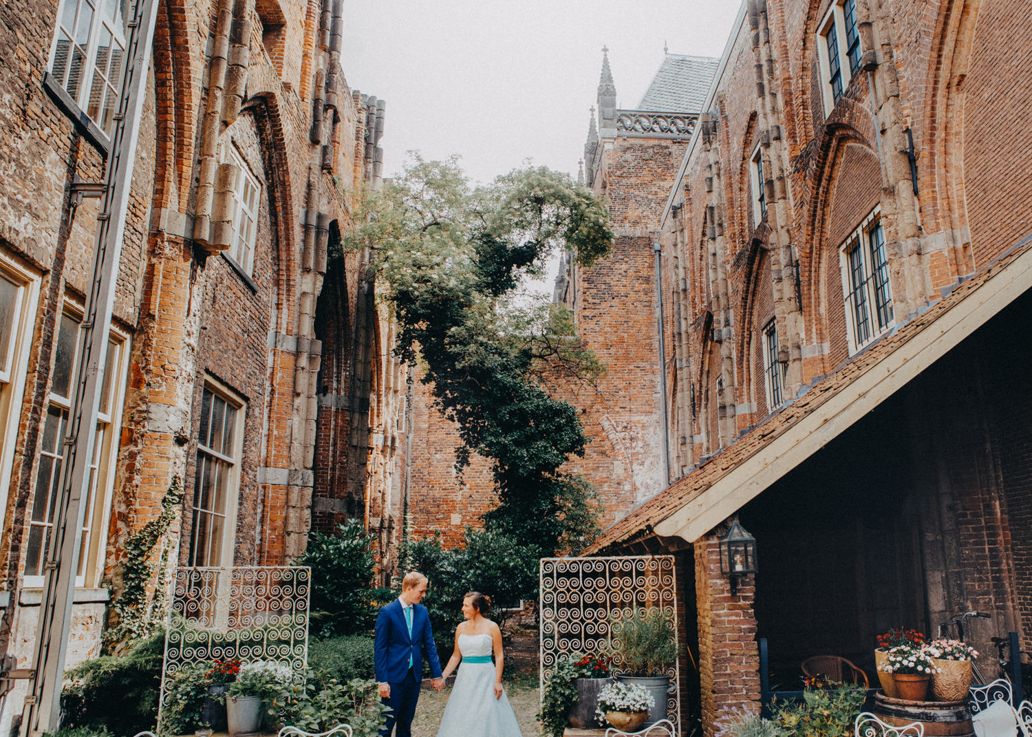 candid wedding photography photographer