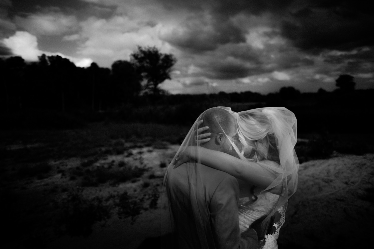 candid wedding photography