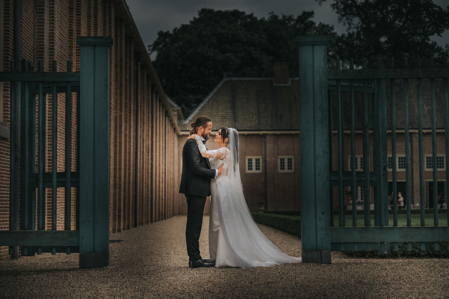 candid wedding photography
