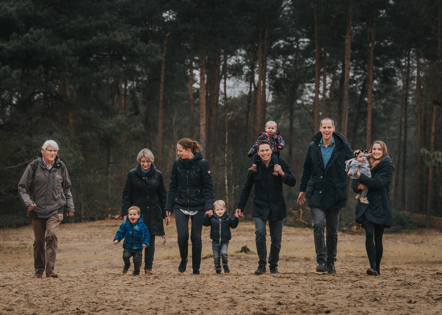 spontaneous family photo