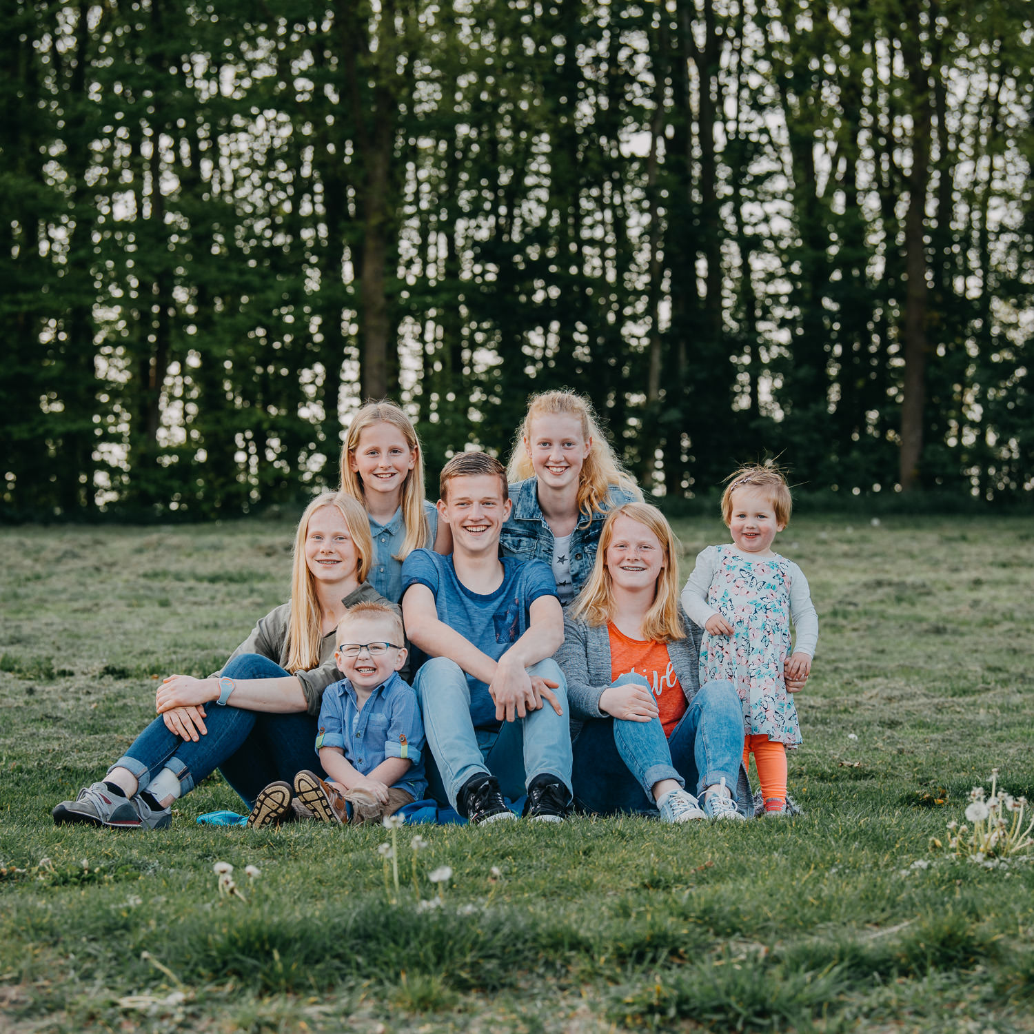 spontaneous family photo