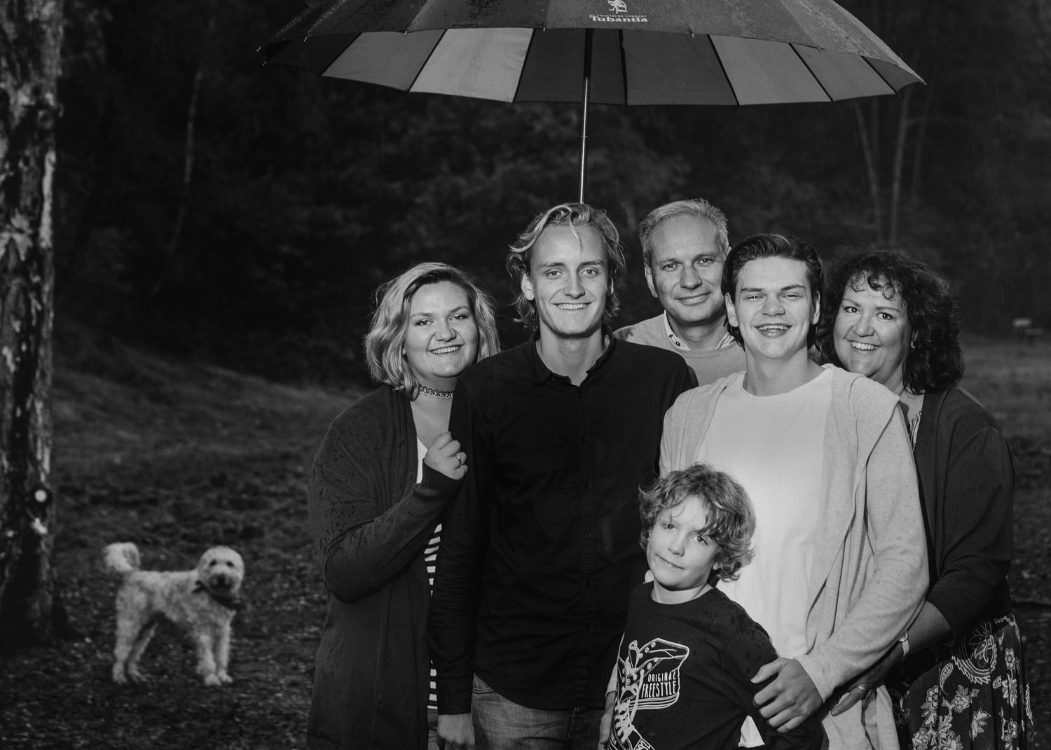 spontaneous family photo